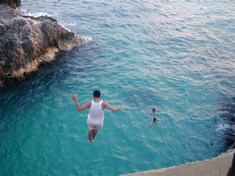 Cliff Diving In Negril At Rick S Cafe