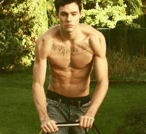 holden nowell the hot guy in call me maybe music video
