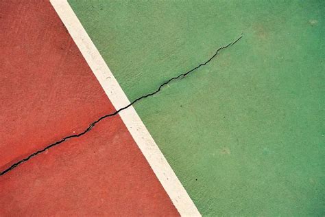 importance  repairing cracks   tennis court saviano