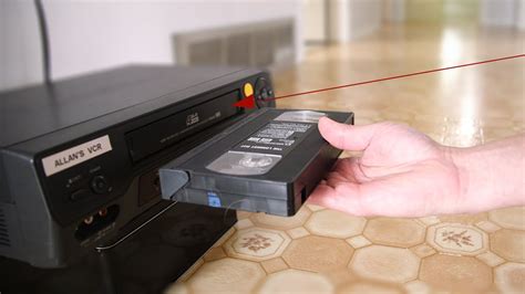 putting  tape   vcr youtube