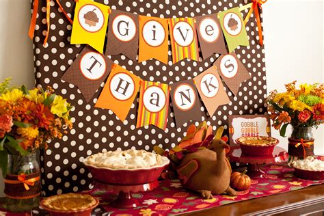 party reveal kid friendly thanksgiving table