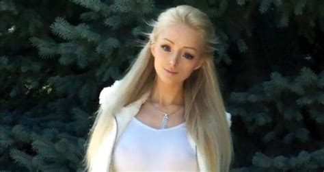 27 surreal photos of valeria lukyanova the human barbie doll