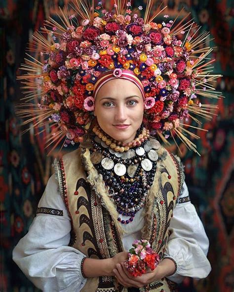 Amazing Portraits Of Modern Women Wearing Traditional