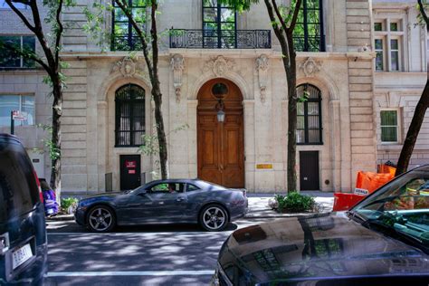 Disgusted Buyers Jeffrey Epstein S Mansion Unsellable New York