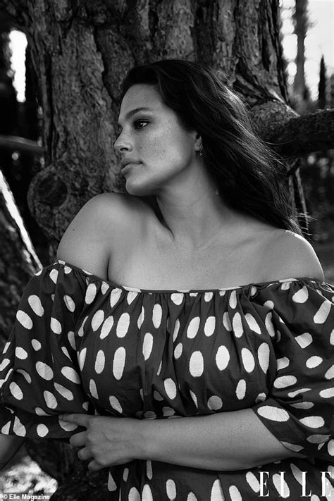 Ashley Graham Poses Naked For Elle As She Says She Wants