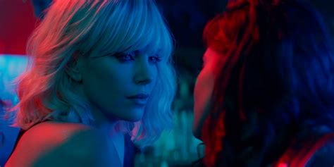 review theron s atomic blonde debuts a dazzling new