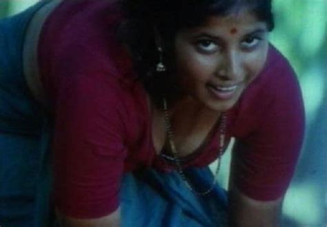 South Indian Cinema Actress Kerala Sexy Lungi Mundu