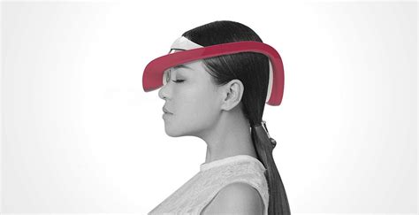Relaxee A Virtual Reality Massage Headset Designed Just For The Ladies