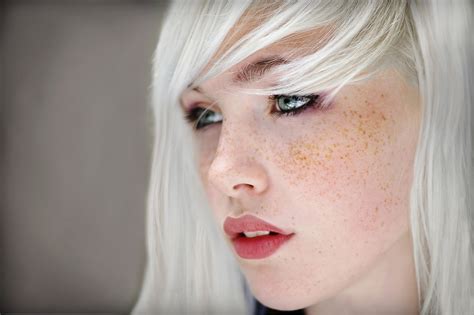 wallpaper face white women model eyes red freckles