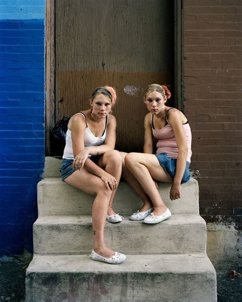 photographer shows the scary side of the addicted streets of