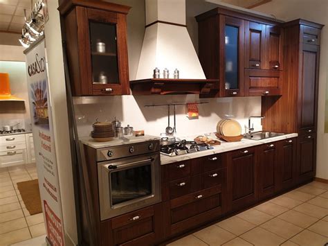 Ecco alcuni consigli che ti aiuteranno. Cucina noce classica lineare Nora legno Arrex