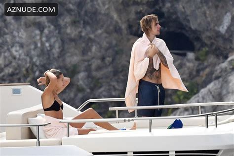 Hailey Baldwin Sexy With Justin Bieber On The Amalfi Coast During Milan