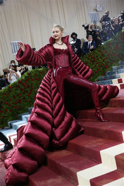 met gala  red carpet    met gala dresses met gala