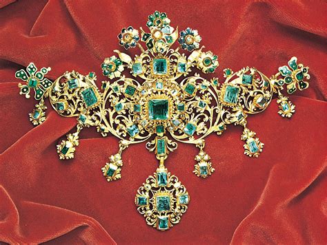 jewelry design craftsmanship history britannica