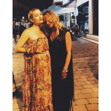 kate hudson gets mama love from mom goldie hawn in greece