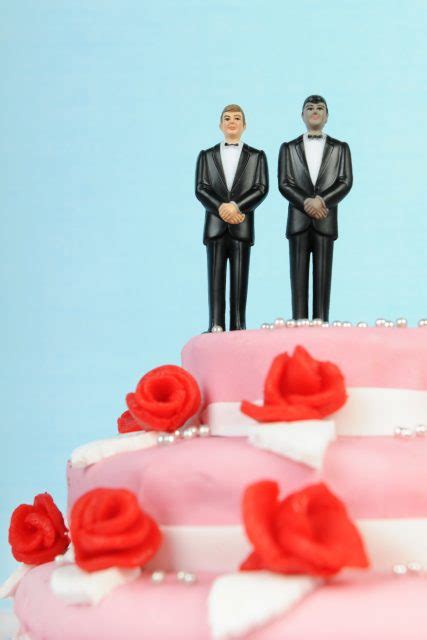 i m no fan of gay marriage but bake the cake and arrange