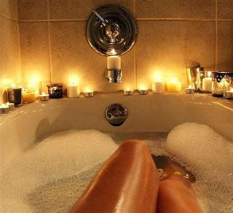 candles  essential   perfect relaxing bathroom experience