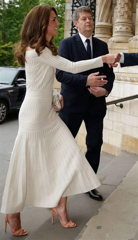 kate middleton shows off her shoulders in a sexy white bardot dress get her look for less