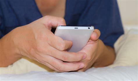 sexting is it good or bad for your relationship ratemds health news