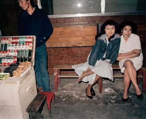 Leo Rubinfien Bar Girls In A Back Street Olongapo
