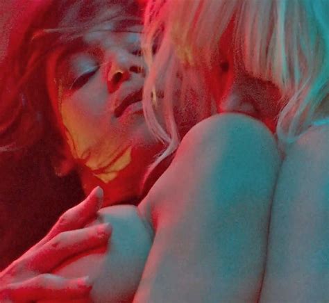 charlize theron nude lesbo sex scene in atomic blonde