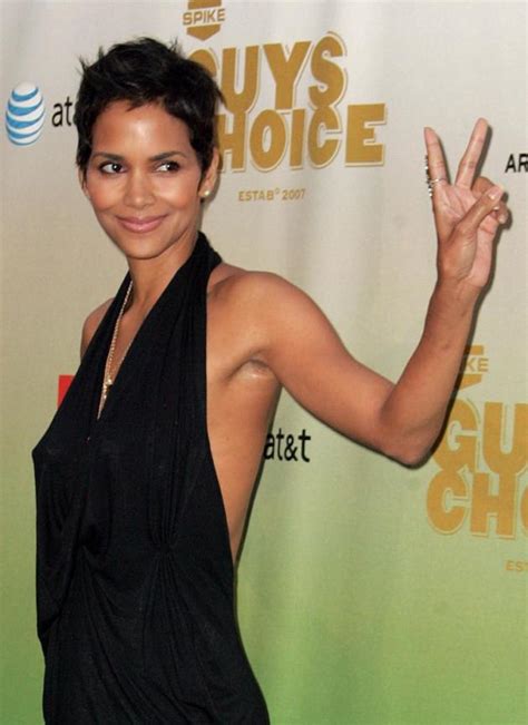 Halle Berry Voted Sexiest Woman In The World The Hollywood Gossip