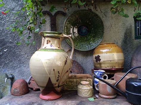 beautiful jug   left   dutch slipware potter niek hoogland pottenbakkerij keramiek