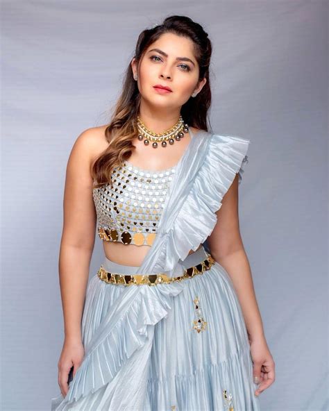 Marathi Television Actress Sonalee Kulkarni Hot And Spicy Photos