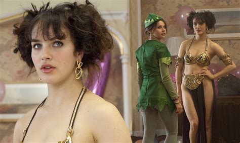 Downton Abbey Jessica Brown Findlay Shakes Off Lady Sybil In Her First