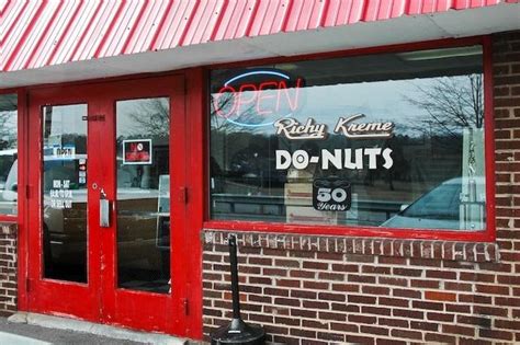15 drool worthy tennessee donut shops
