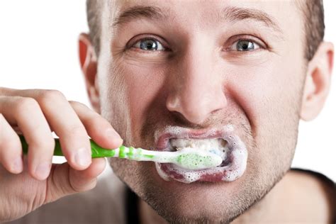 brushing  teeth  hard minovi dental