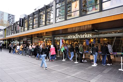 steeds minder winkels  nederland maar rotterdam  een uitzondering indebuurt rotterdam
