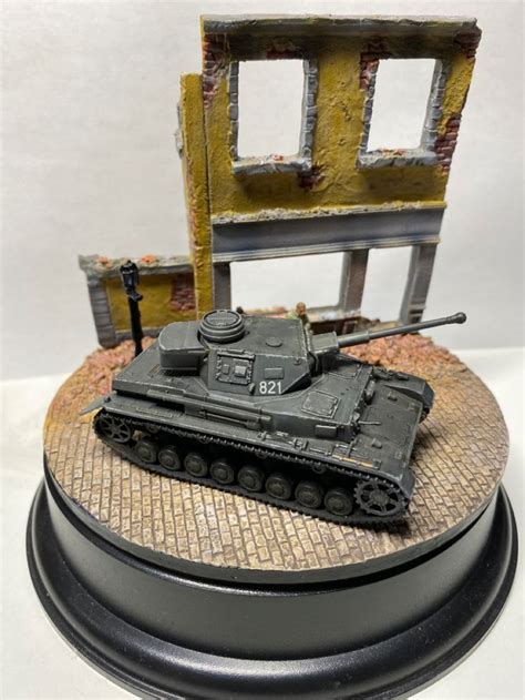 pin  model tank