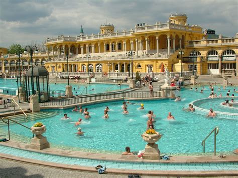 szechenyi bath budapest voyage europe budapest thermal baths bain