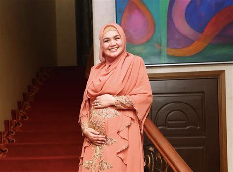 siti nurhaliza confirms she s 4 months pregnant
