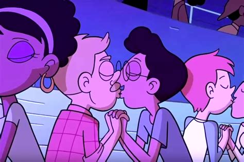 Disney S First Gay Kiss Airs On Star Vs The Forces Of Evil