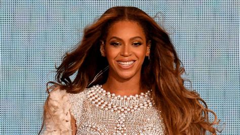 Beyoncé S Dark Brown Hair Color At The Global Citizen