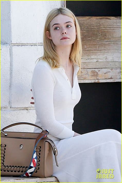 Elle Fanning Reveals Directing Ambitions Photo 1012576