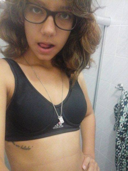 novinha brasileira de 18 anos caiu na net novinhas nudes