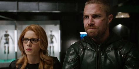 Arrow Creator Shares Script From Series Finale S Olicity Scene