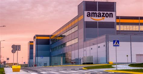 amazon closes fulfillment service  europe     workers  warehouse test positive