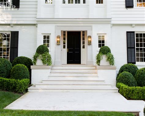 ways  enhance  homes front entrance  scout guide