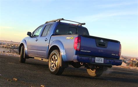 nissan frontier pro     snow video review  fast lane truck