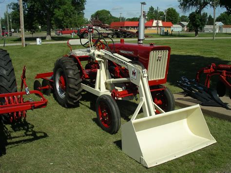 farmall     loader red power    huron sd pinterest tractor