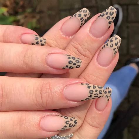 patterned tip   fresh     french manicure
