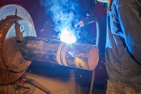 welding hazards ways automated welding saves  workers arcboss