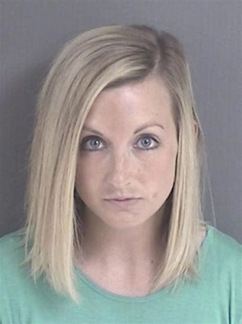 teacher gets busted for sending snapchat nudes to one of