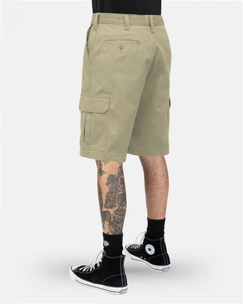 loose fit cargo shorts