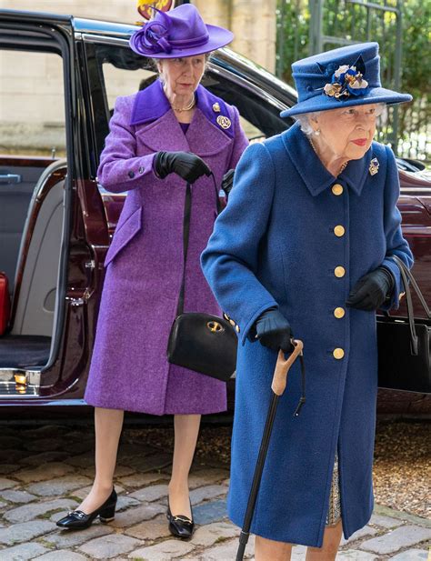 queen elizabeth ii uses cane to attend westminster service photos us