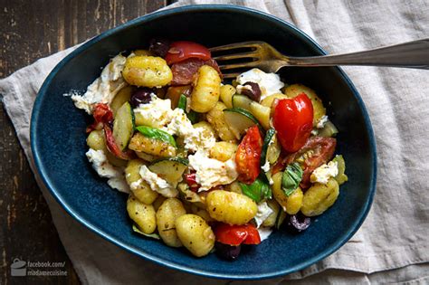 gnocchi pfanne mit gemuese und mozzarella